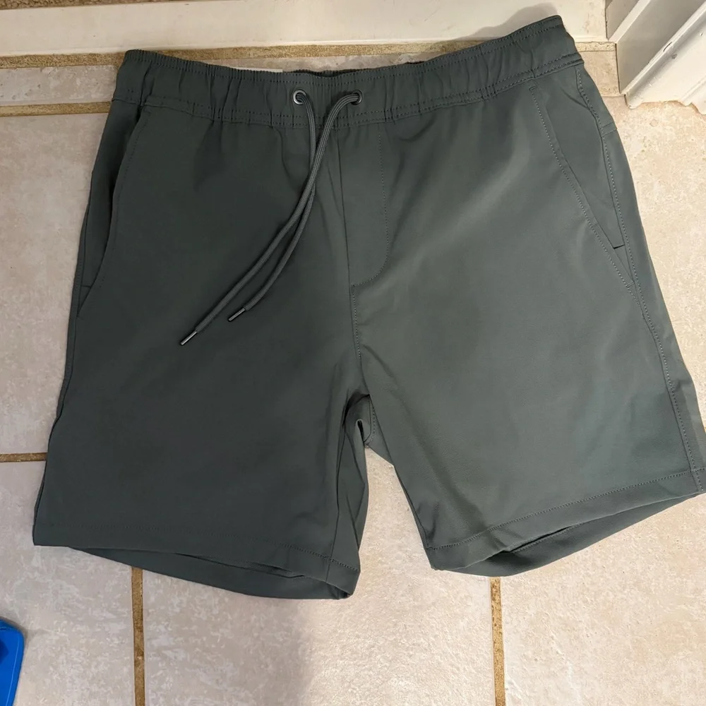 Members Mark Green/Gray Athletic Shorts with pockets - Picture 1 of 3